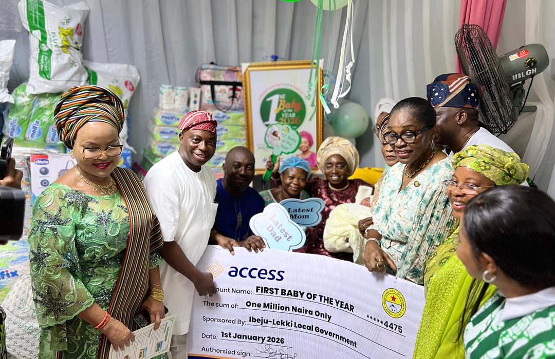 Hon. Olowa donates ₦1 million to First Baby of 2026 at Ibeju-Lekki General Hospital