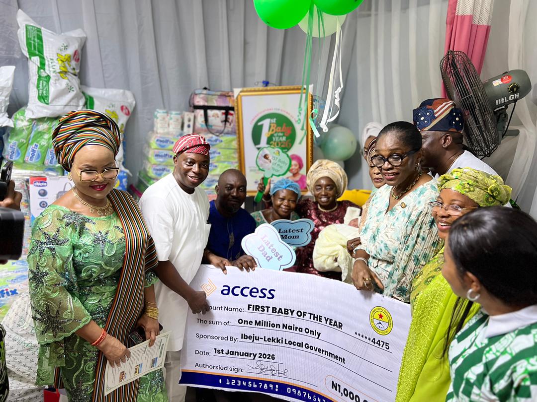 Hon. Olowa donates ₦1 million to First Baby of 2026 at Ibeju-Lekki General Hospital
