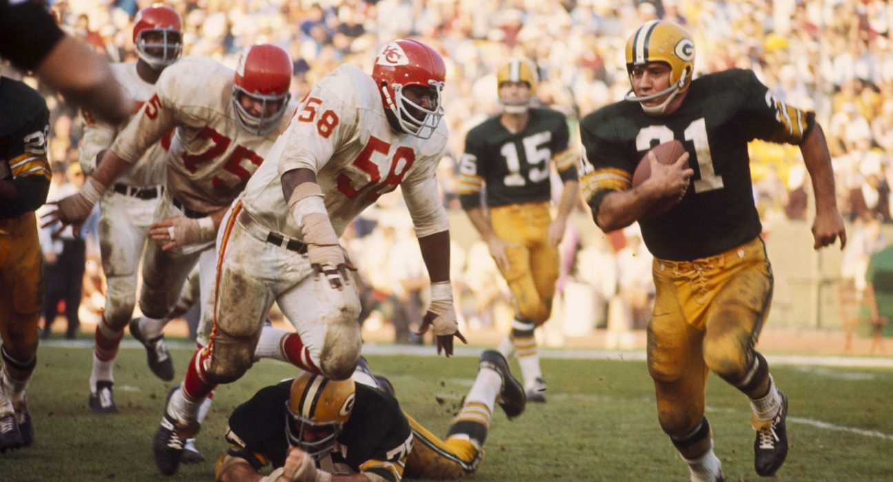 What is the Super Bowl? Explore the history, iconic games, halftime shows, traditions, and cultural impact of America’s biggest sporting event.