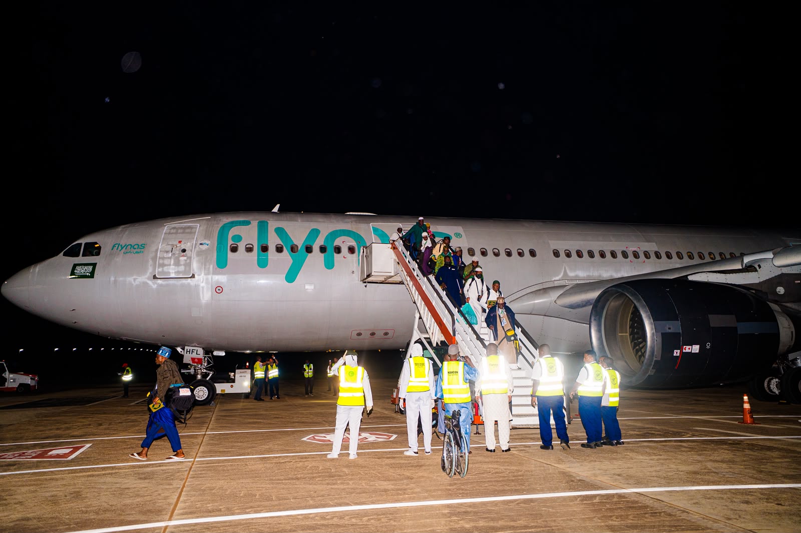 Ogun Welcomes 345 Returning Hajj Pilgrims as Flight Lands at Gateway International Airport